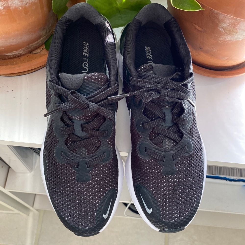 Nike Renew sneaker